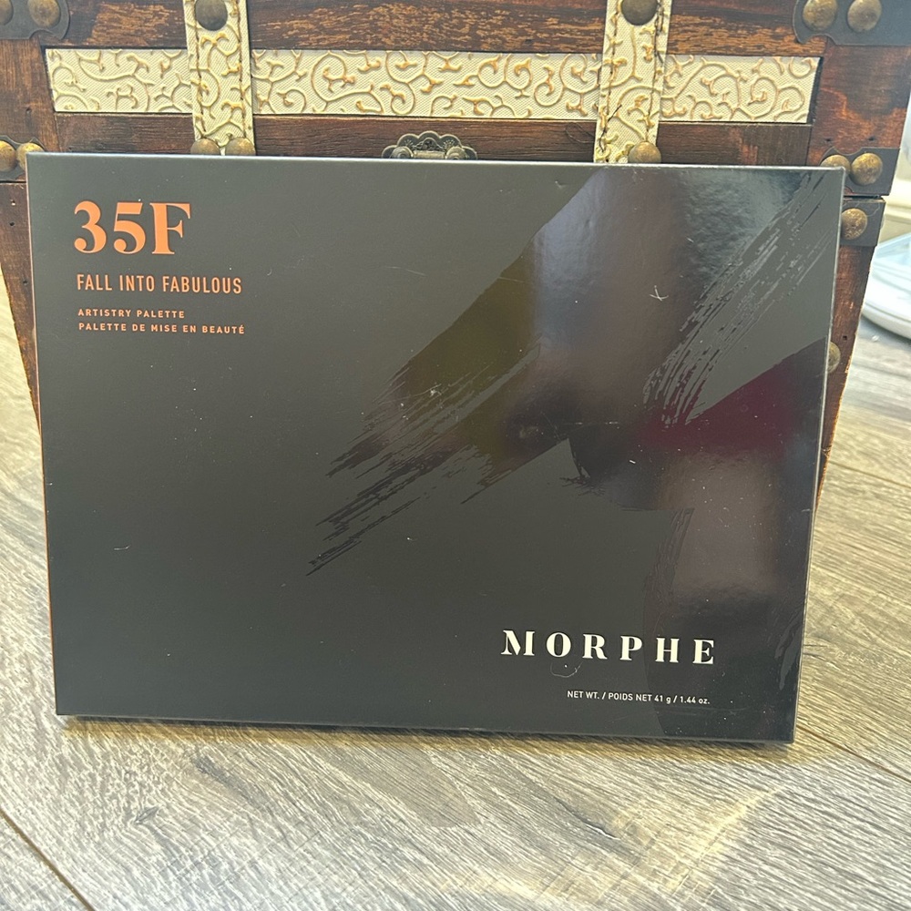Morphe Radiant Warmth Eyeshadow Palette - Picture 5 of 6